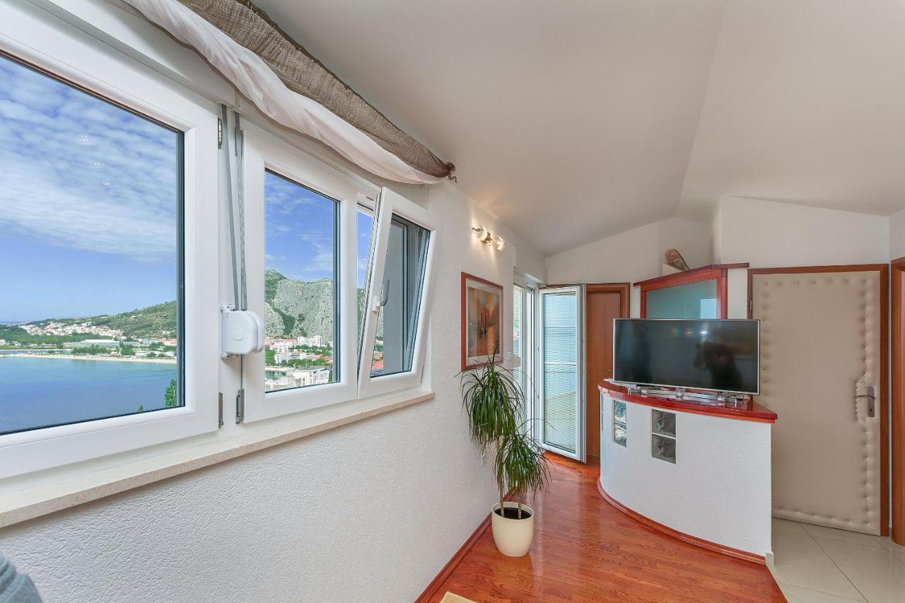 Apartments Mia Оміш Екстер'єр фото