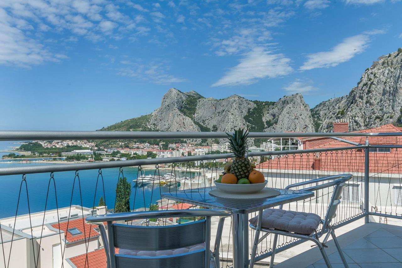 Apartments Mia Оміш Екстер'єр фото
